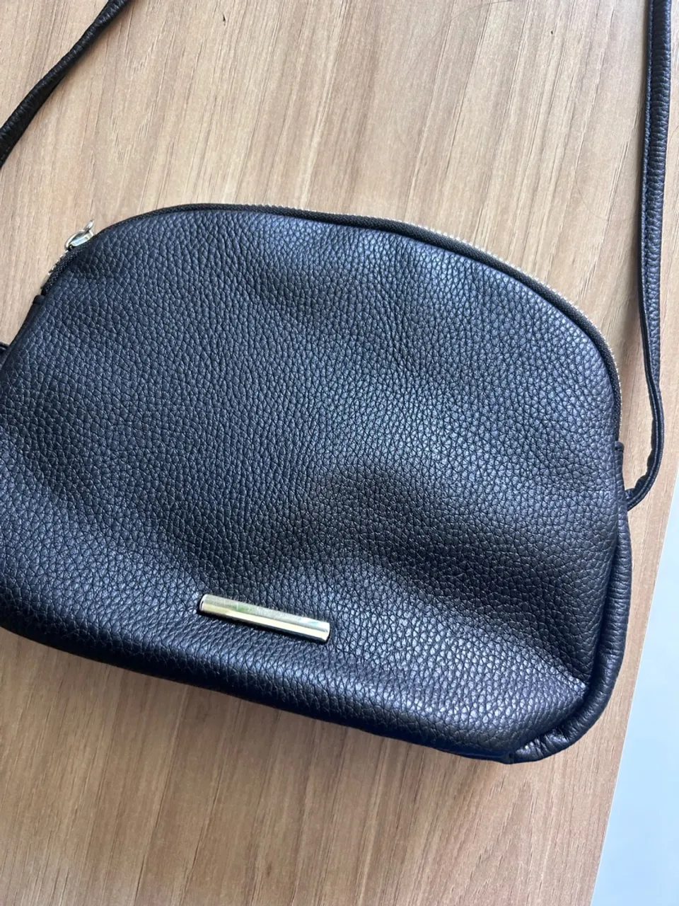 Bolsa transversal preta de couro 