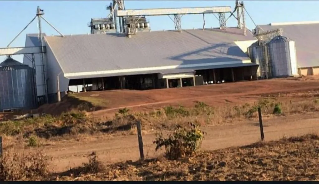 Fazenda para venda possui 350000000 metros quadrados com 42 quartos em Santa Terezinha/MT