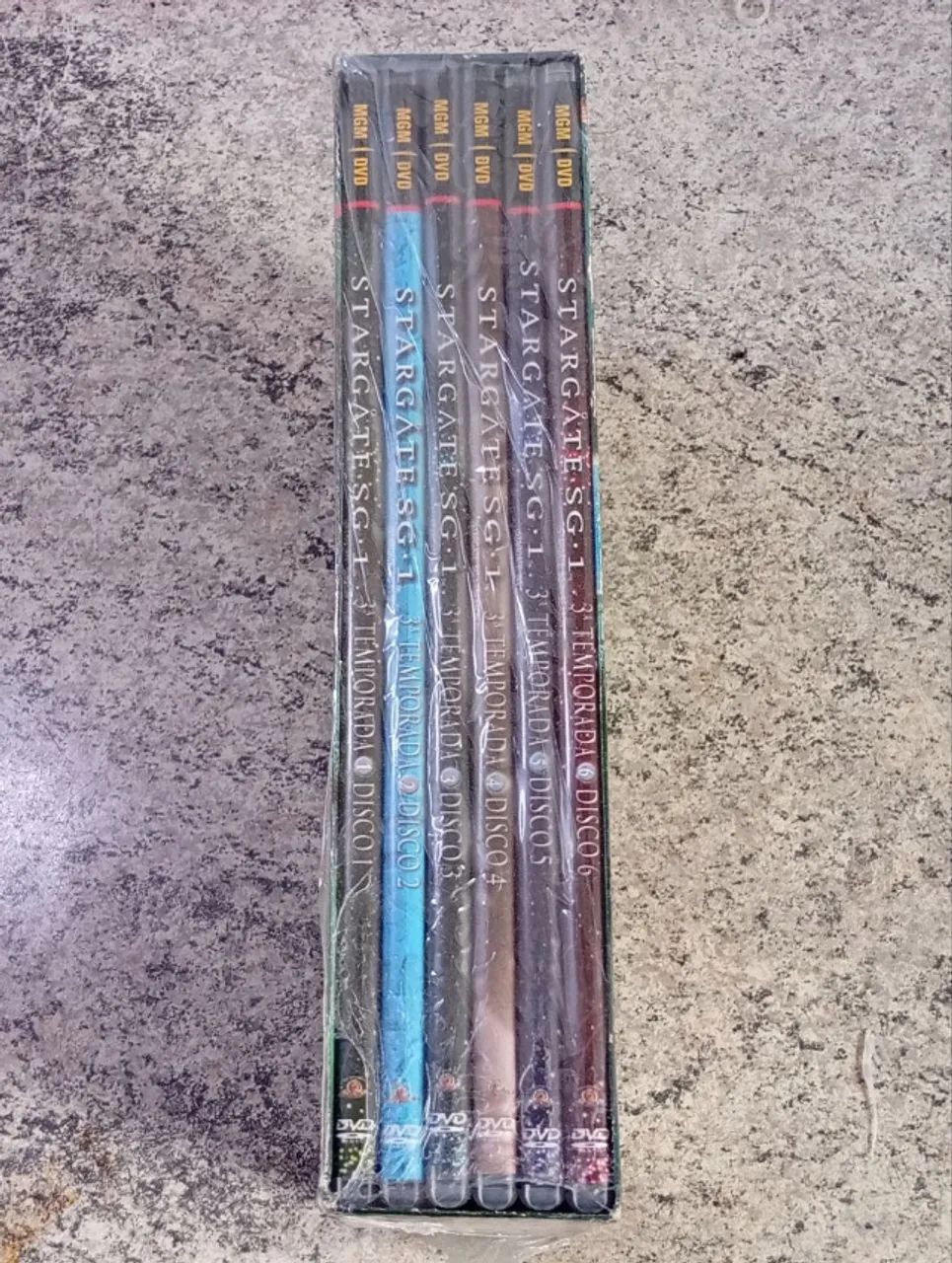 Dvds ORIGINAIS Stargate SG-1 Terceira Temporada Completa - Foto 3