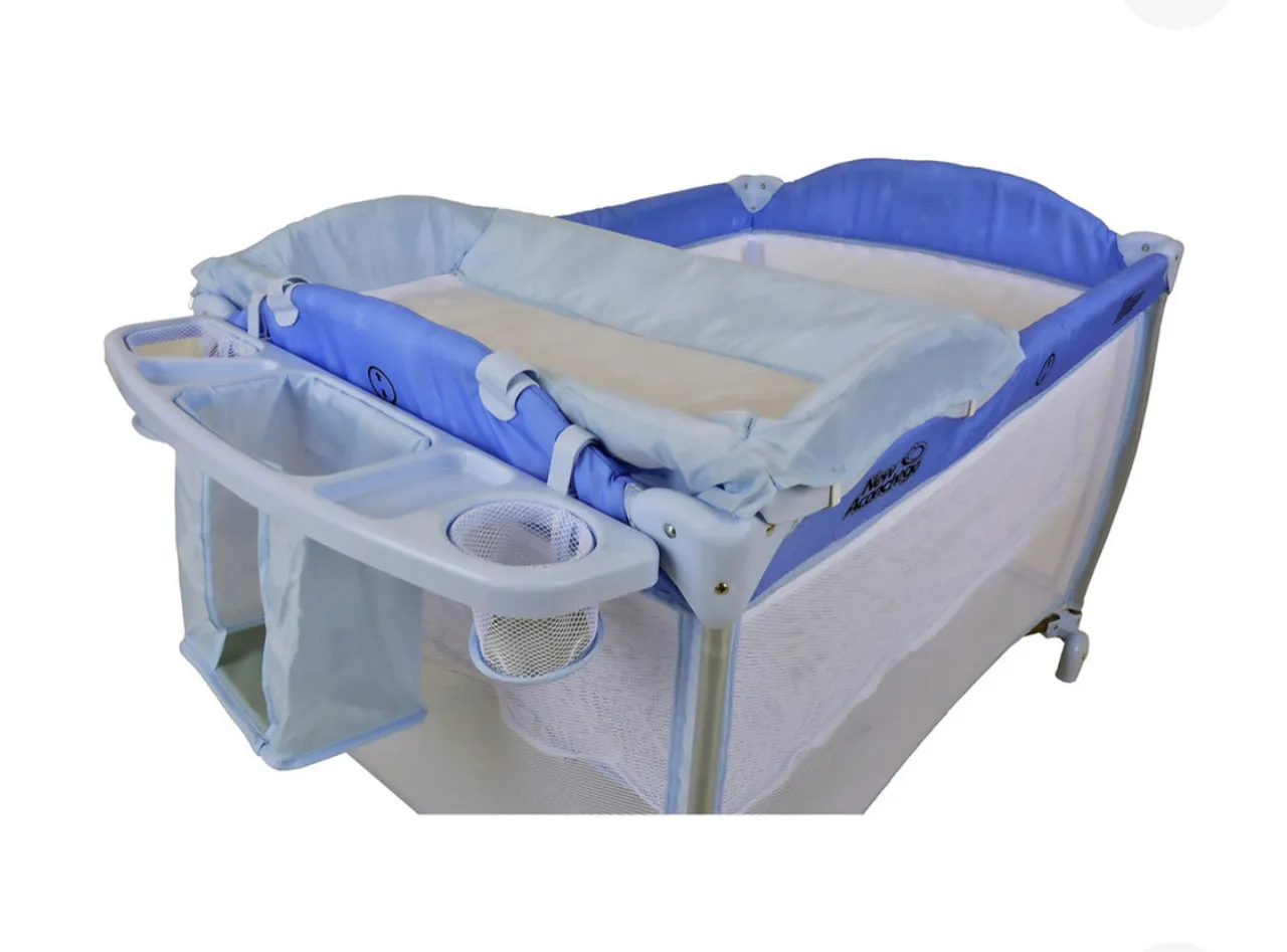 Berço portátil para bebê com trocador
