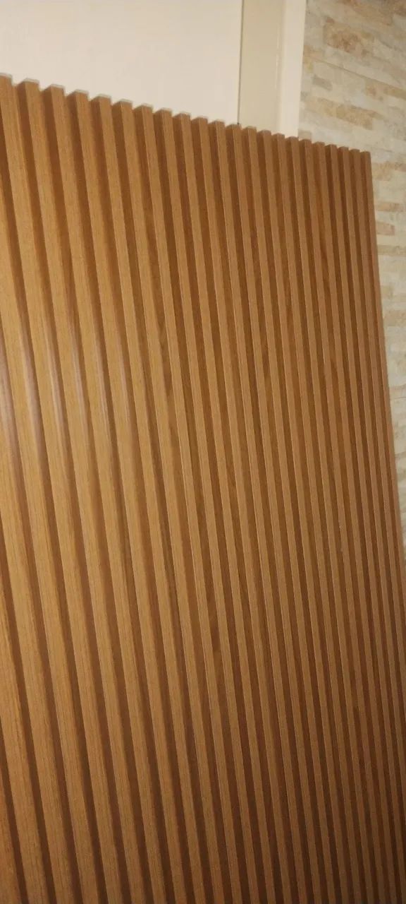 Painel de Parede 3D em Madeira - Revestimento Decorativo