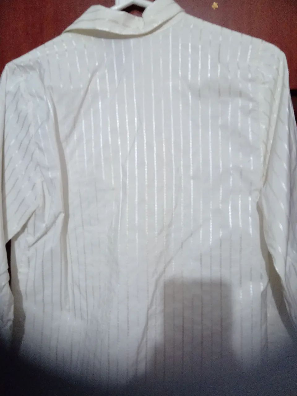 Blusa branca de renda com detalhes em babados - Foto 5