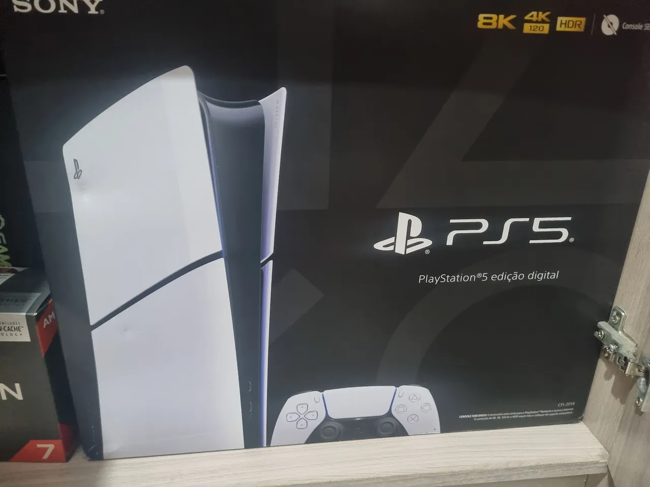 Playstation 5 Digital Edition vendo ou troco por Playstation 5 Pro .