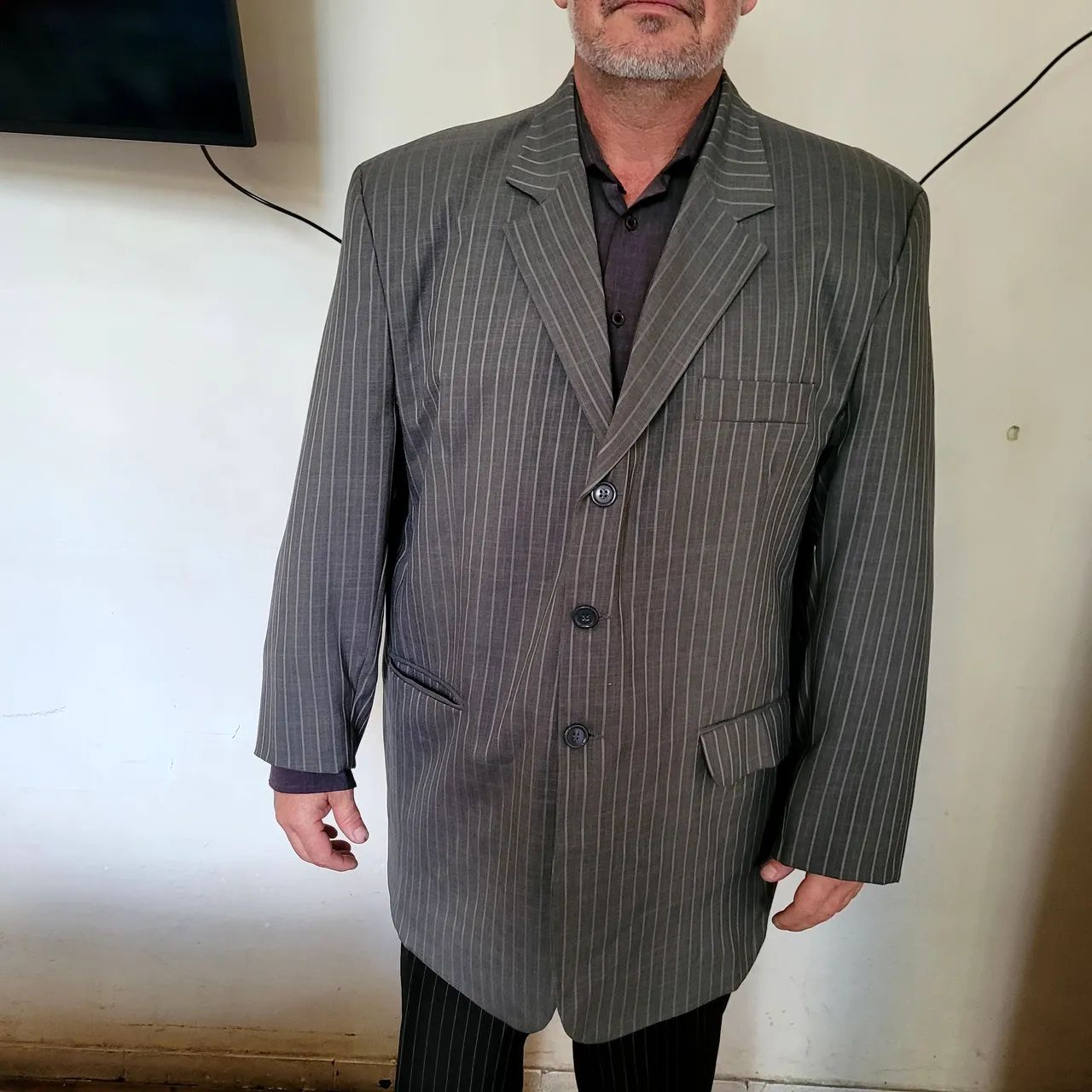 Blazer risca de giz cinza