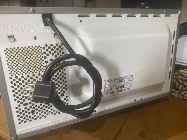 Super Preço Baixo !!! Microondas Electrolux MA308 20L - Foto 3