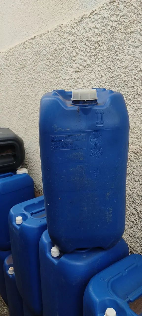 Tanques azuis para água - Foto 2