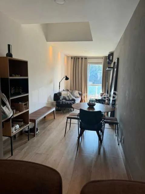 Apartamento com 02 quartos, área total de 64m² e com vaga em Botafogo!