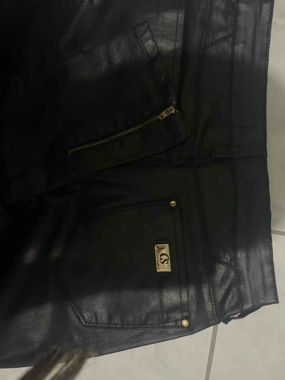 Calça de couro da carmen steffens - Foto 2