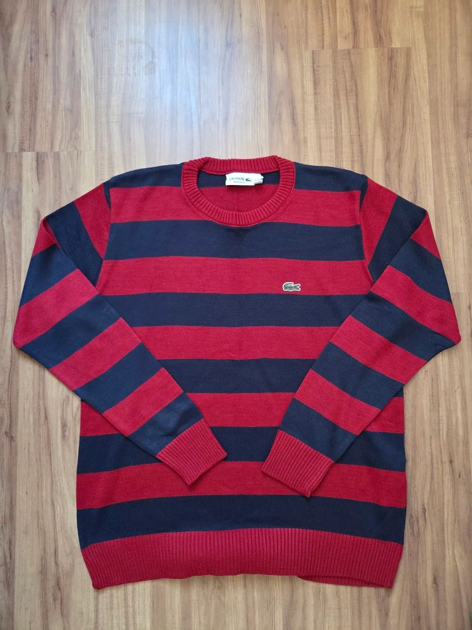Suéter Lacoste Listrado Vermelho e Azul Marinho