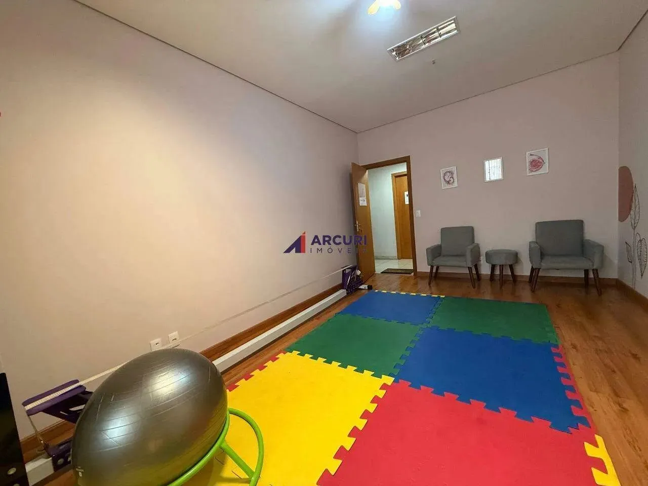 Sala 32 m² Estoril (BH) - Venda