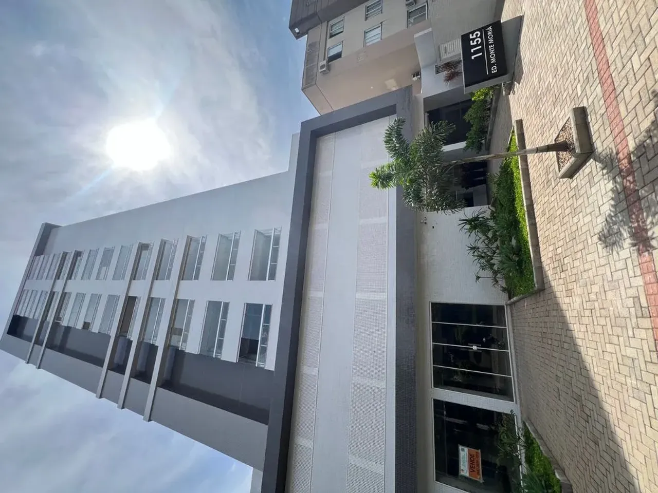 Apartamento com 3 Quarto(s) e 2 banheiro(s) para Alugar, 982 m² por R$ 5000 / Mês