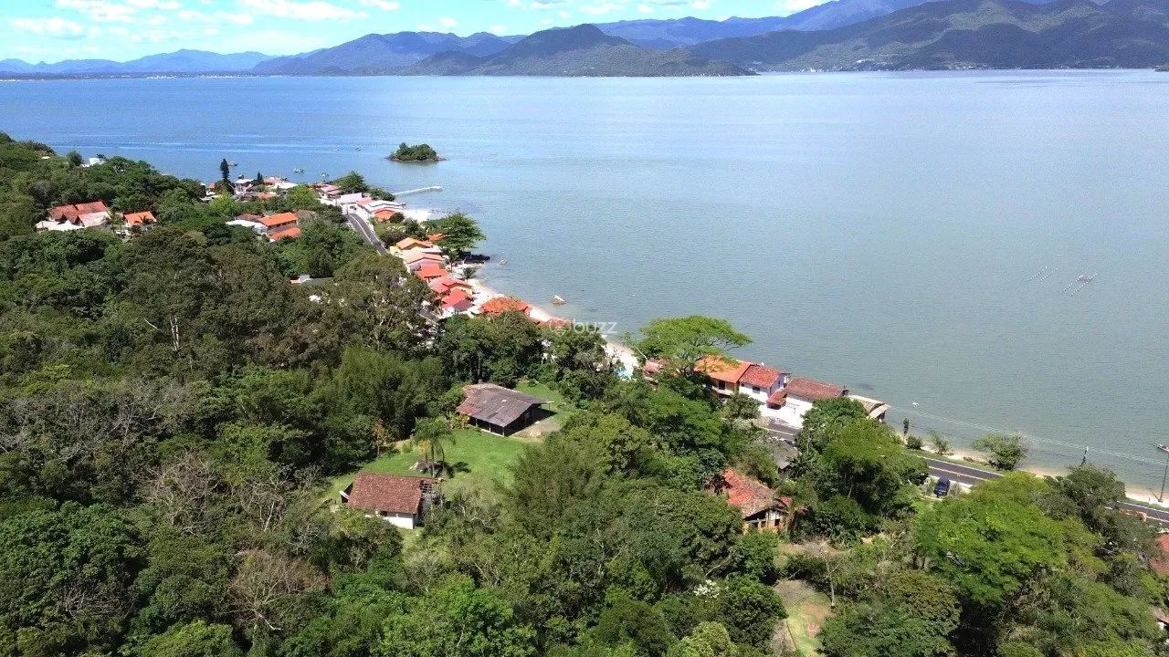 Terreno Exclusivo com Vista Mar no Ribeirão da Ilha