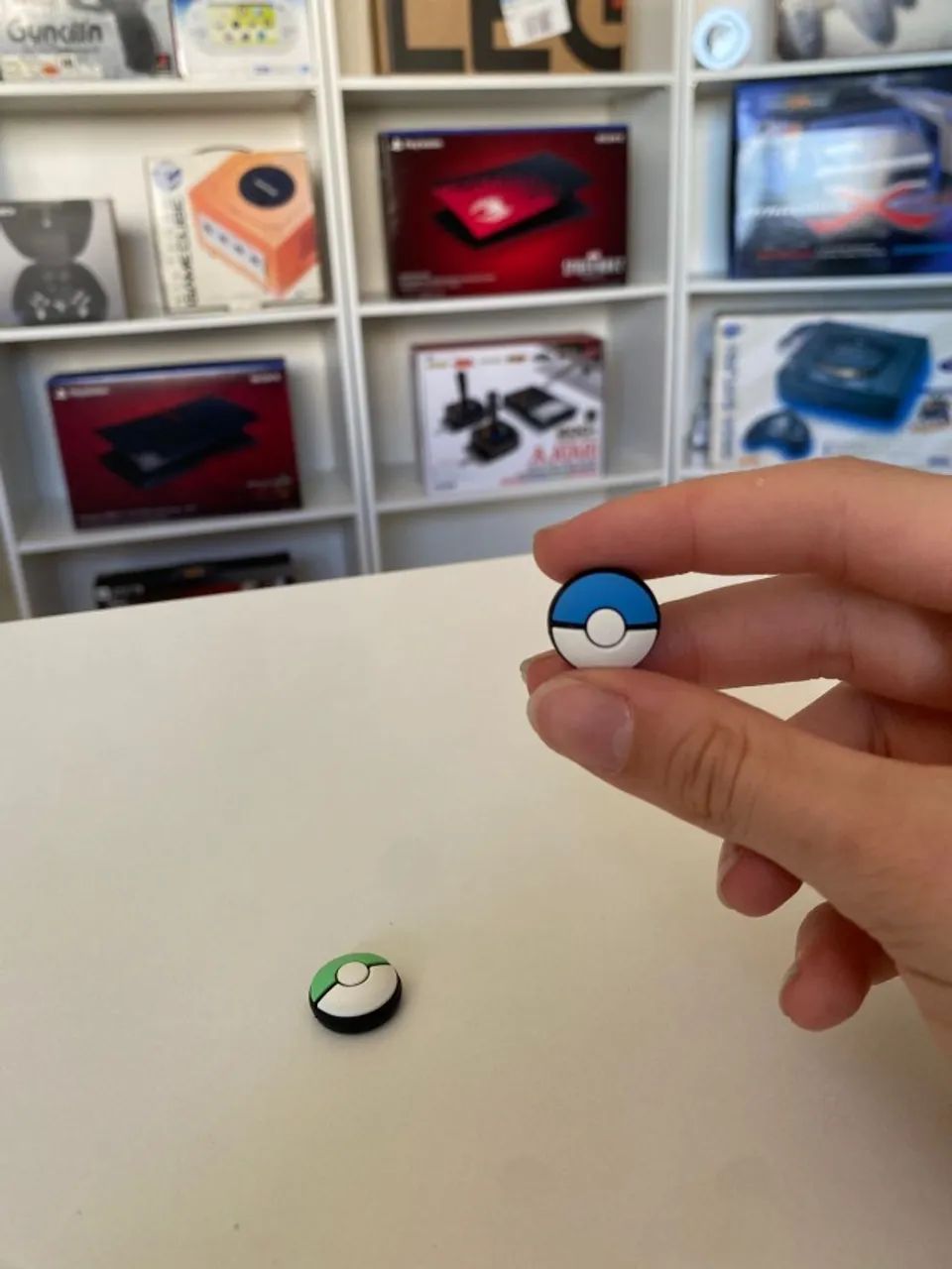 Vendo Par de Grips Pokémon Azul e Verde Semi novo