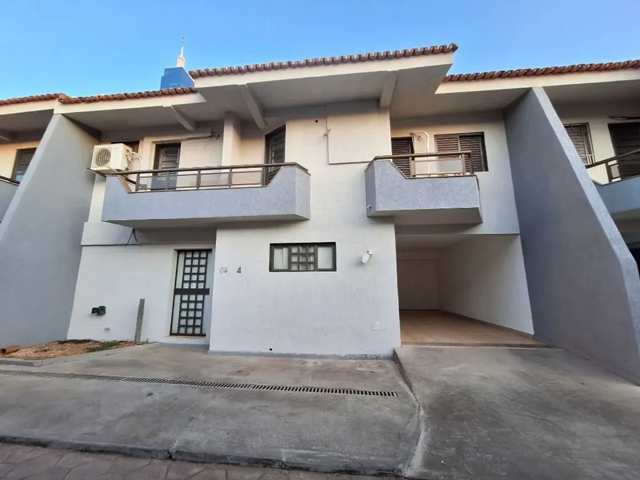 Sobrado com 4 dormitórios para alugar, 186 m² por R$ 5.443,69/mês - Setor Bueno - Goiânia/