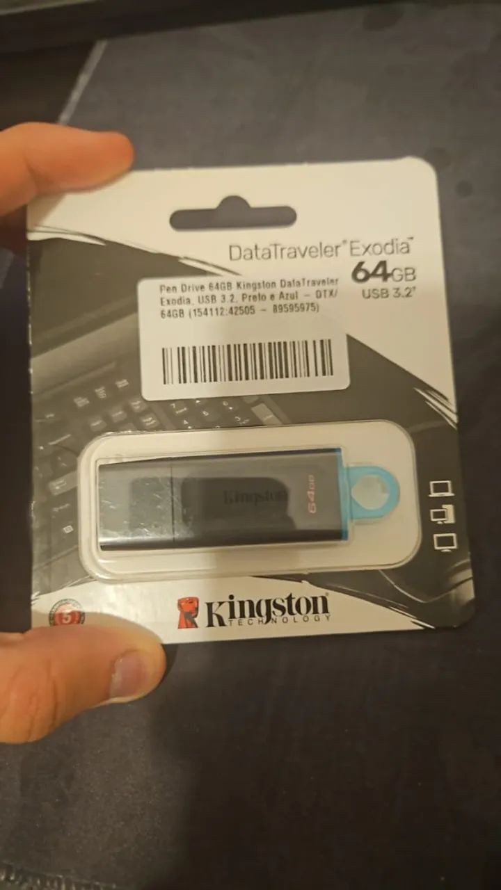 Pen Drive 64GB Kingston só 3 peças