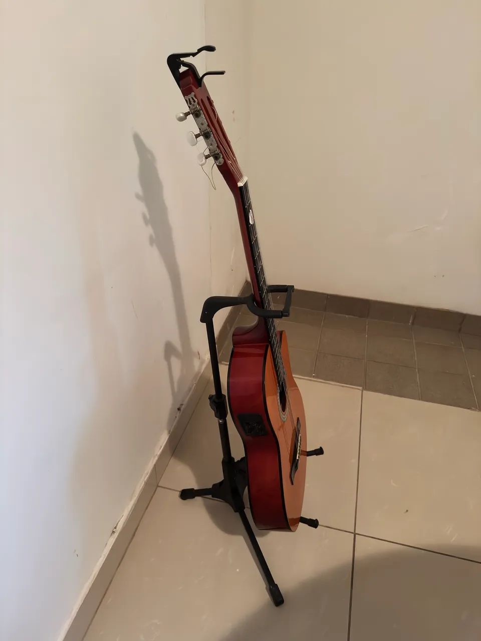 Suporte de chão para violão  - Foto 2