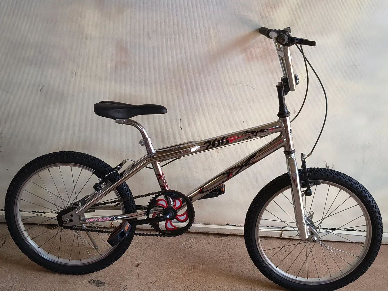 Bicicleta infantil aro 20 - Foto 4
