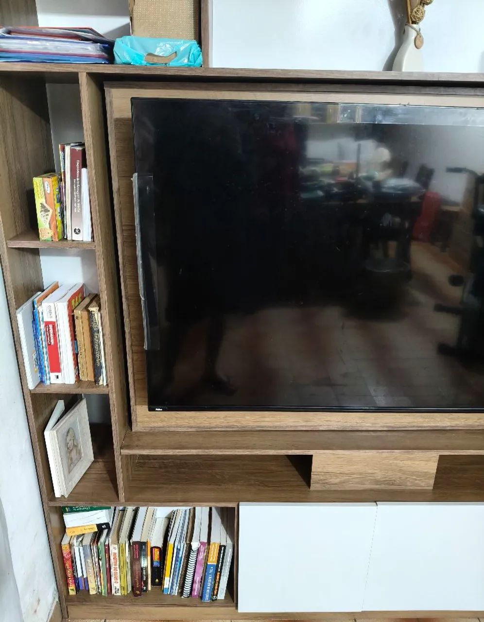 Estante Home para TV de até 55 polegadas  para divisão de ambientes amadeirado MDF - Foto 2