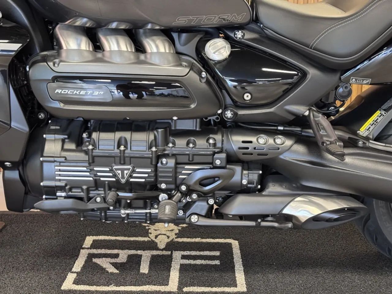 Triumph Rocket III R 2025 - Foto 5