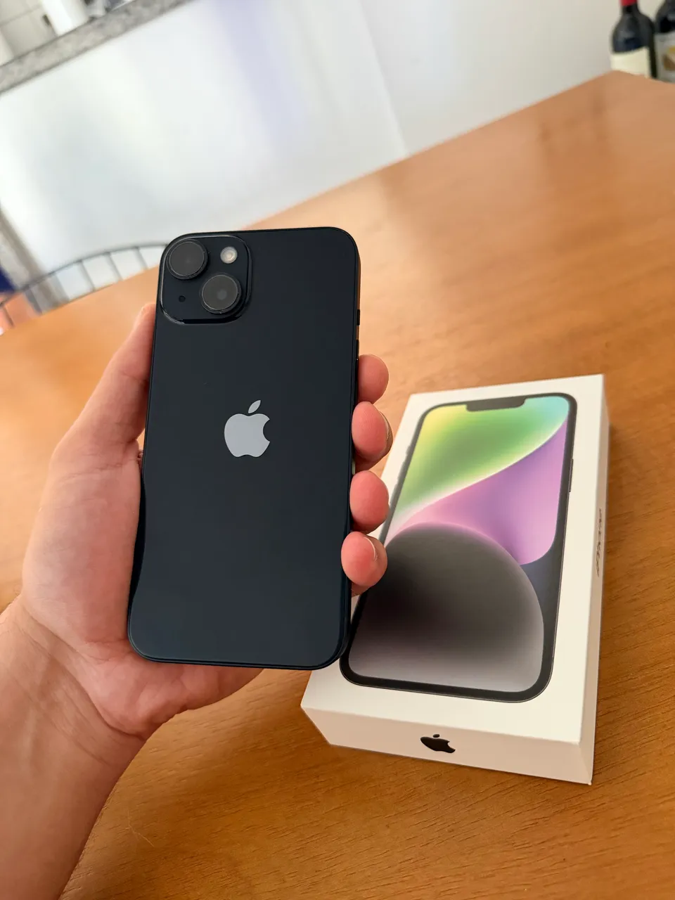 iPhone 11 64 giga poucas marcas de uso na lateral - Celulares e