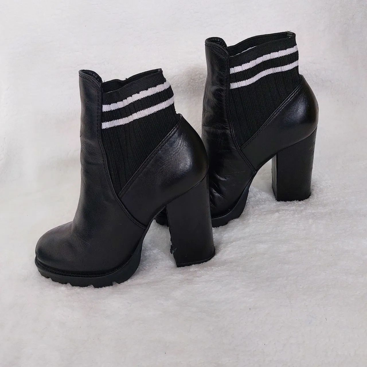 Bota Schutz preta 35 