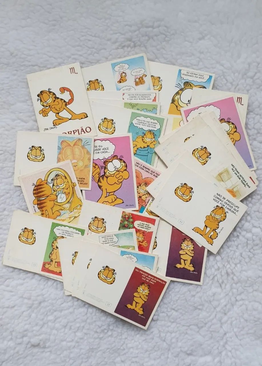 32 cartões antigos do Garfield