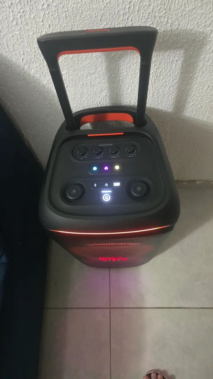 JBL partybox stage 320.