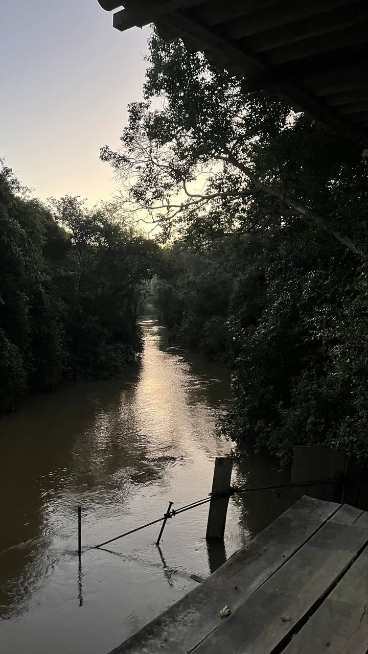 Terreno com rio
