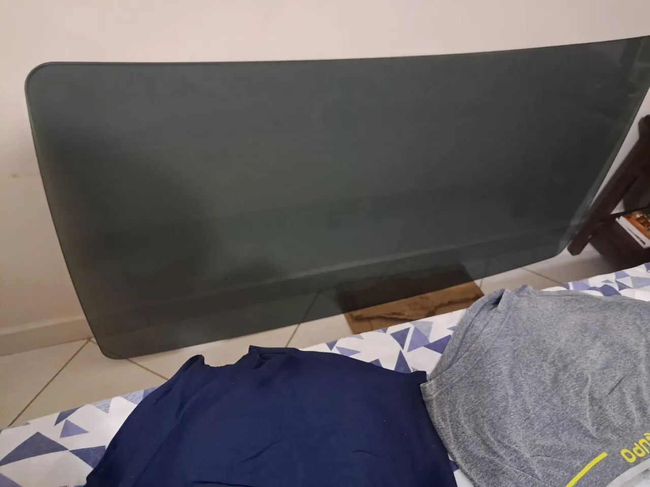 Mesa de Jantar Com Vidro Escuro  - Foto 4