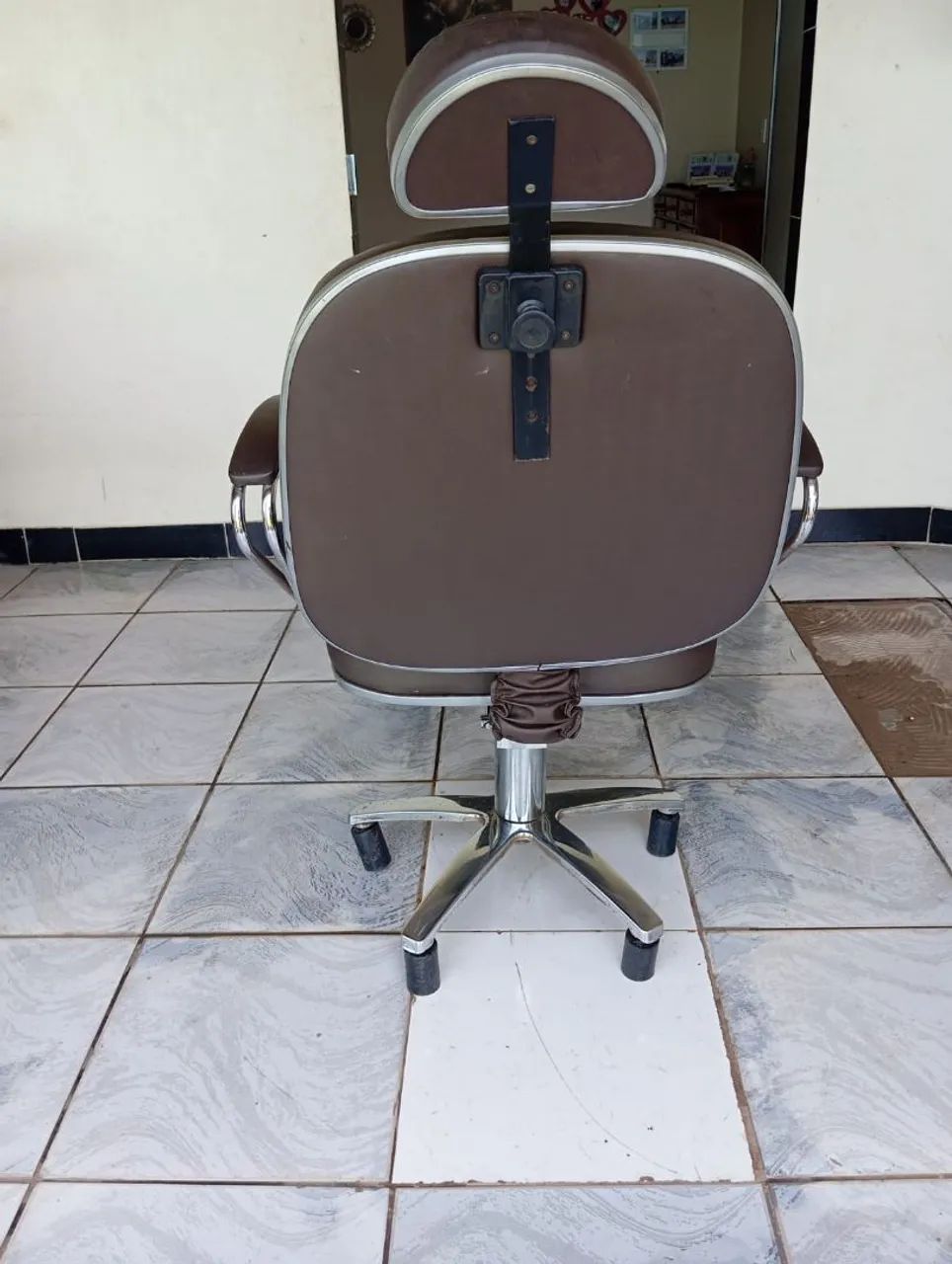 Cadeira de Barbeiro  R$ 600 - Foto 4