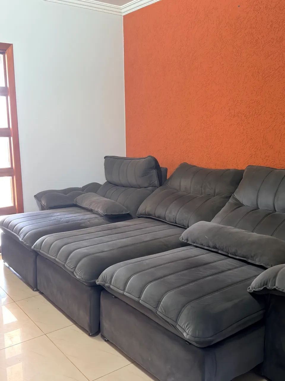 Vendo sofá novinho  impecável cinza - Foto 2