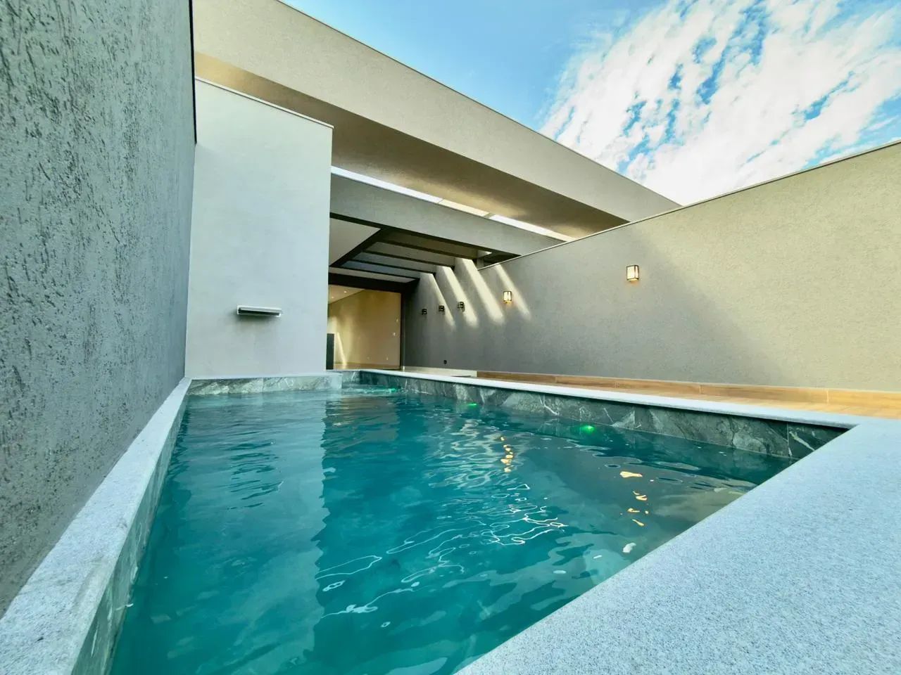 Casa Térrea com Piscina - Alto Padrão no Bairro Monte Castelo - Foto 4