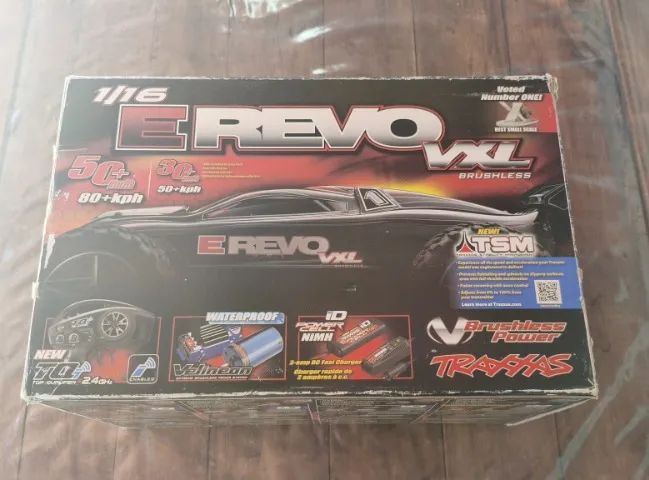 Caixa Original e revo 1/16 com manuais traxxas