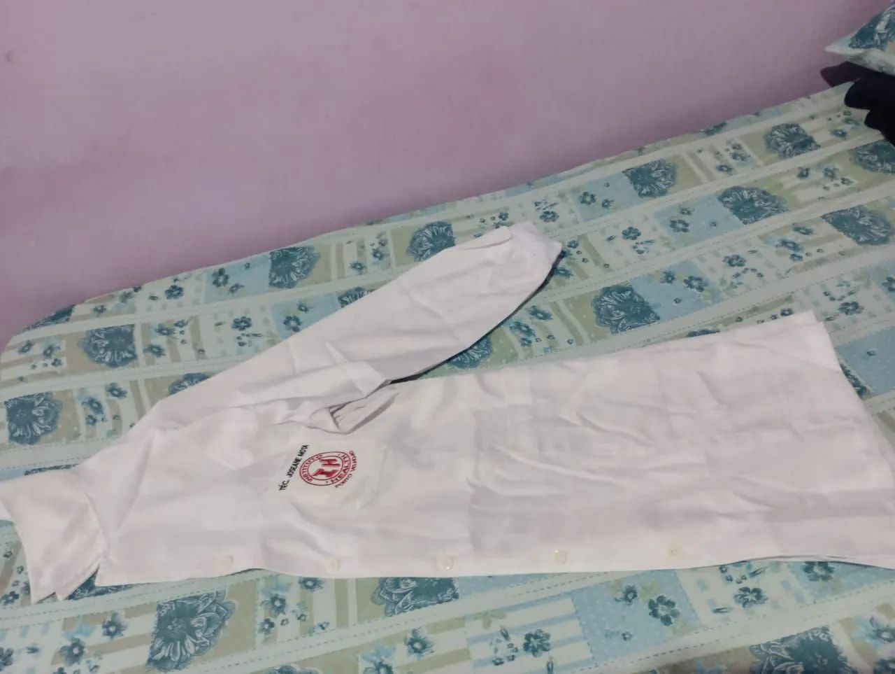 Vendo Jaleco e Pijama Azul Royal - Foto 2