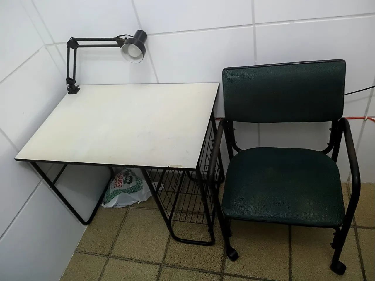 Mesa para estudo.