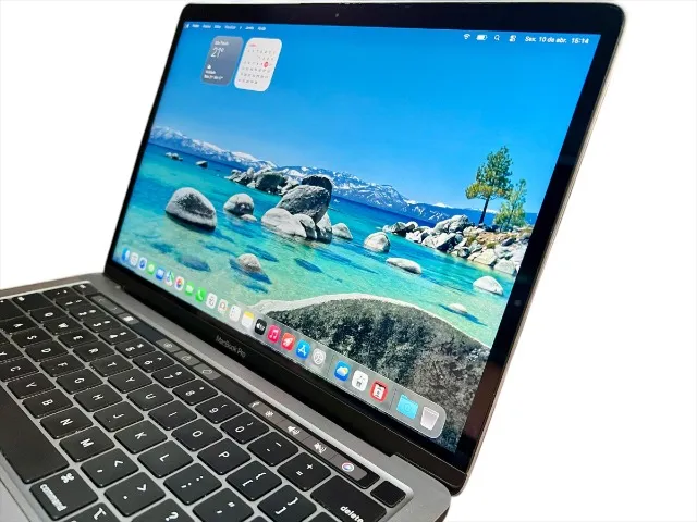 MacBook Pro 13? 2019 i5 2.4GHz 8GB 256GB SSD Touch Bar - 4