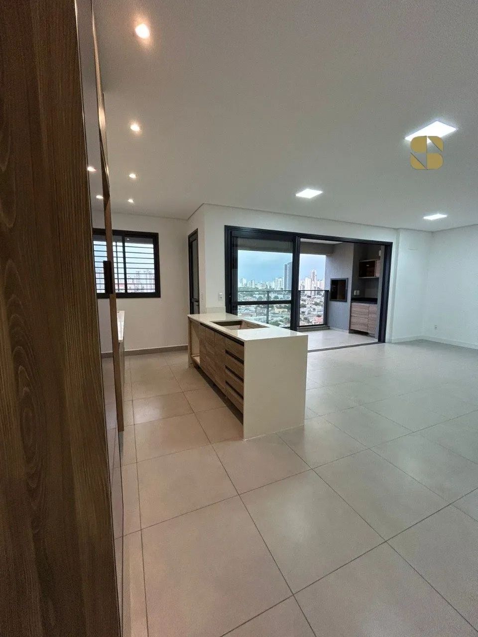 Apartamendo com 2 suítes disponível para locação