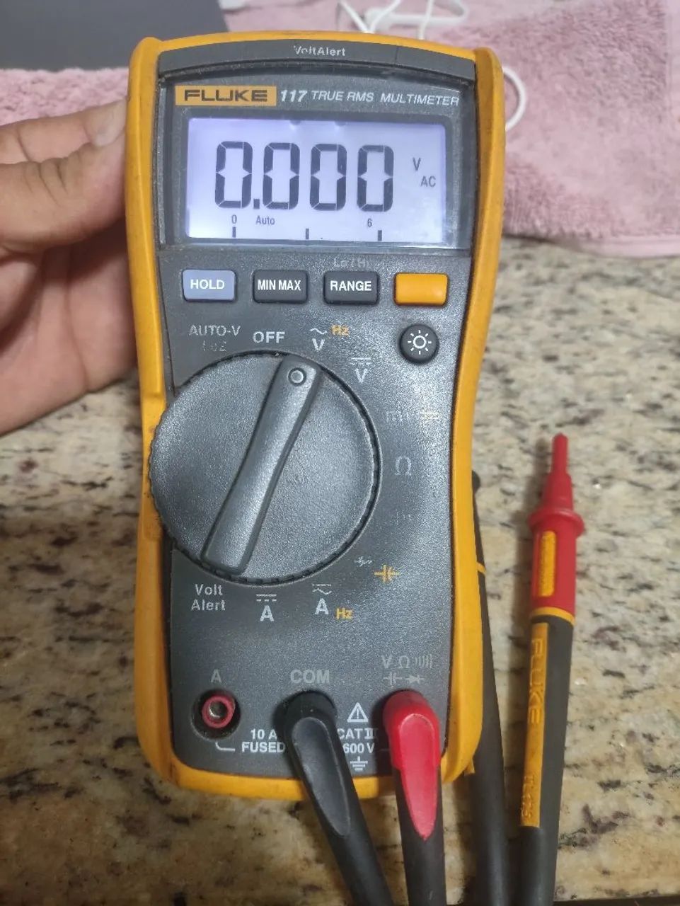 Multímetro digital Fluke 117