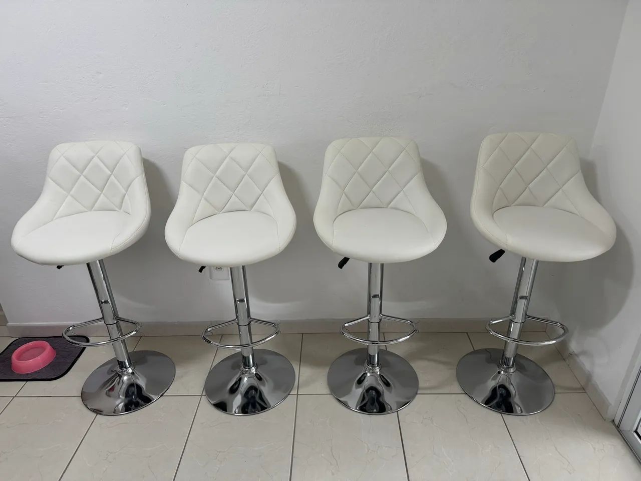VENDO 4 BANQUETAS