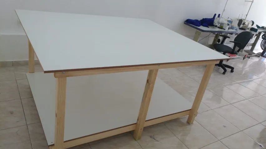 Mesa de Corte MDF 0,70 X 2,00 e bancada 2,97 