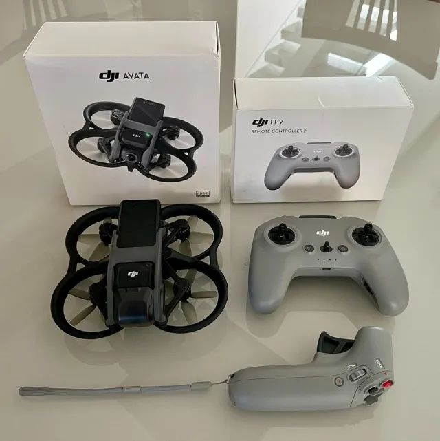 Drone DJI Avata com controle e acessórios