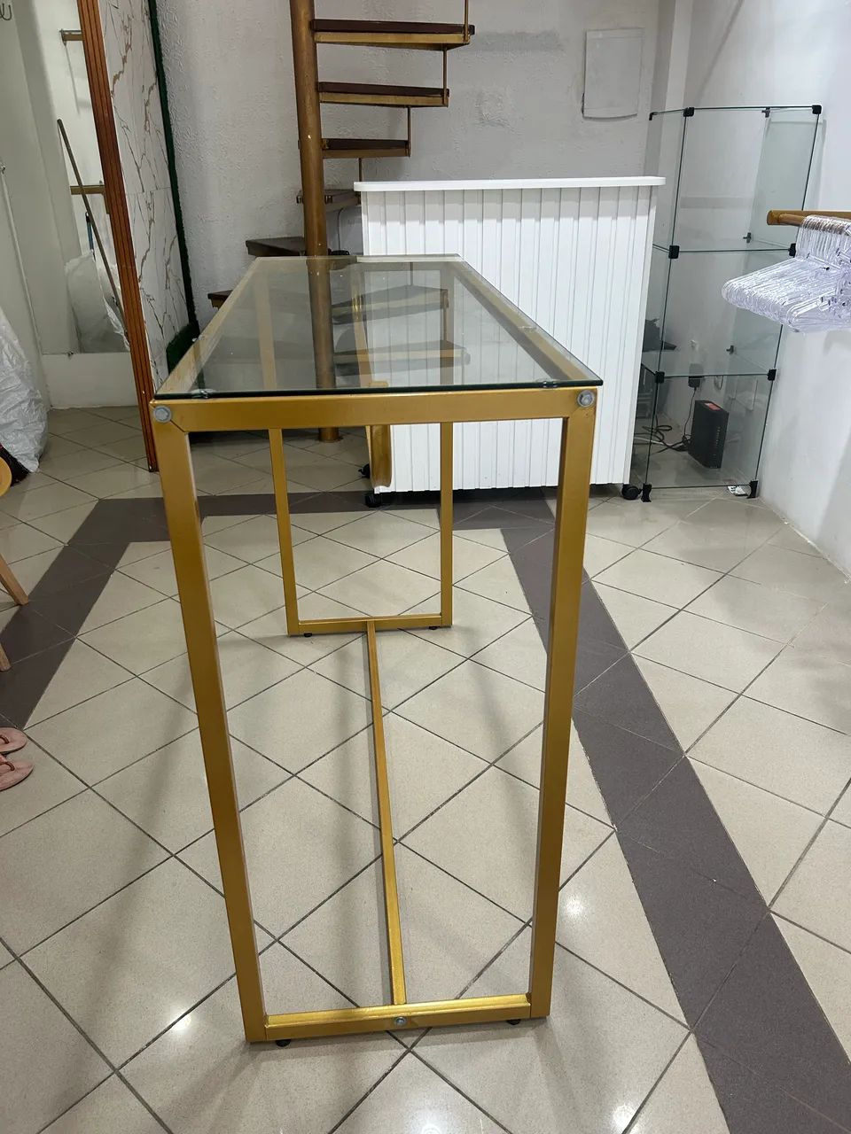 VENDE-SE MESA ARARA TAMPA DE VIDRO - Foto 2