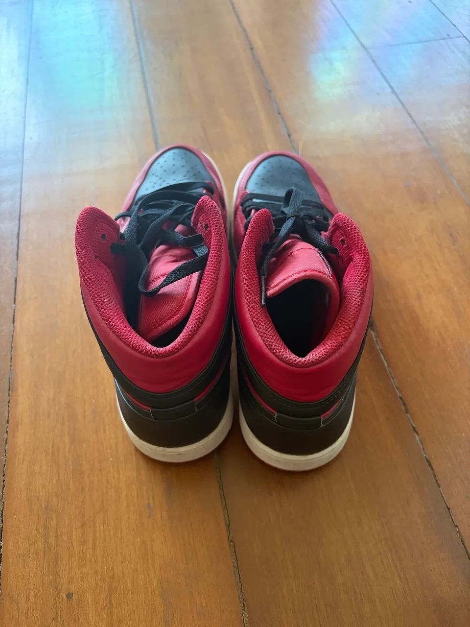Jordan Air 1 Mid Vermelho e Preto - Foto 4
