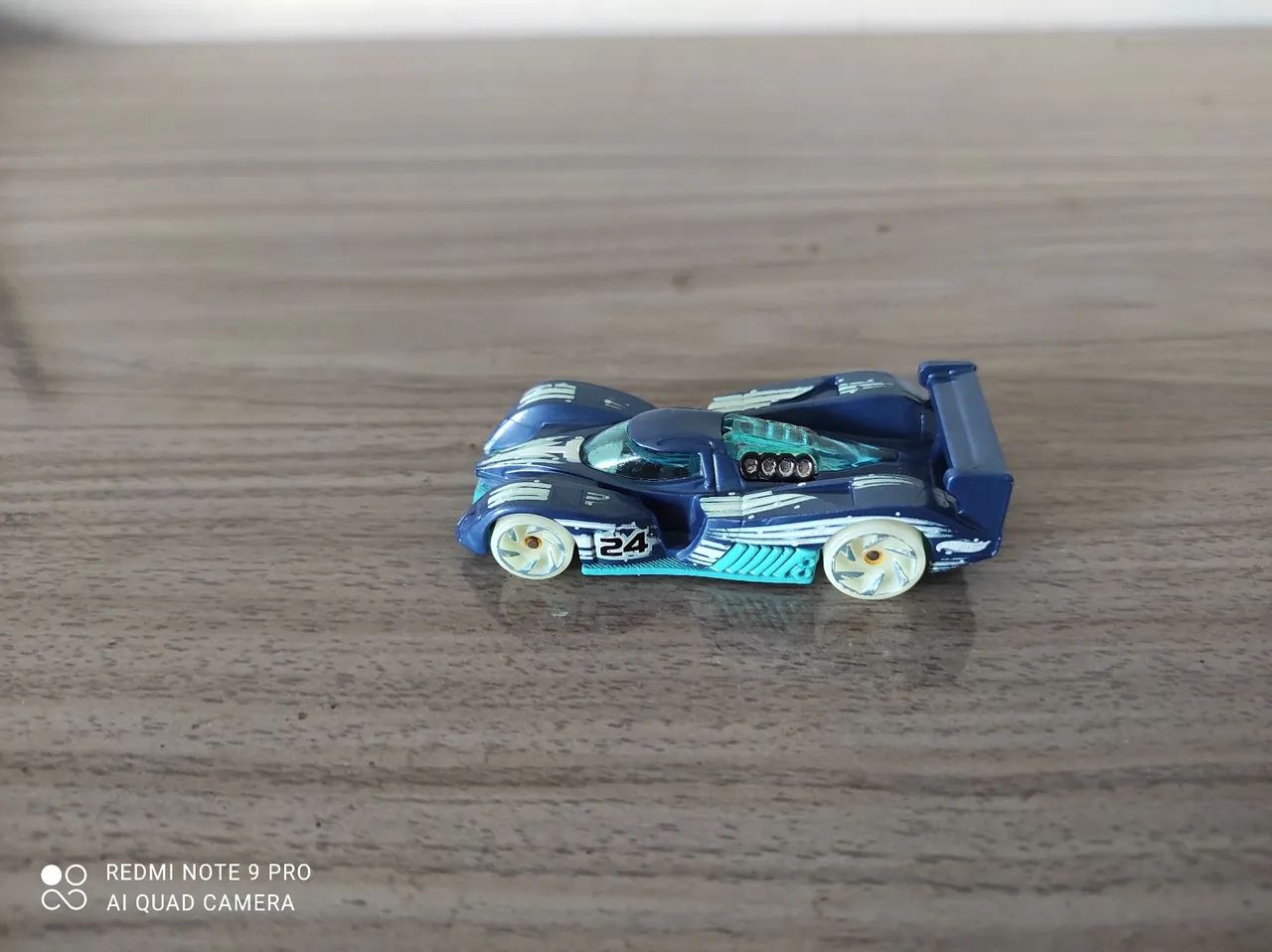 Hot Wheels 24 Ours 2017 HW Glow Wheels - Foto 4