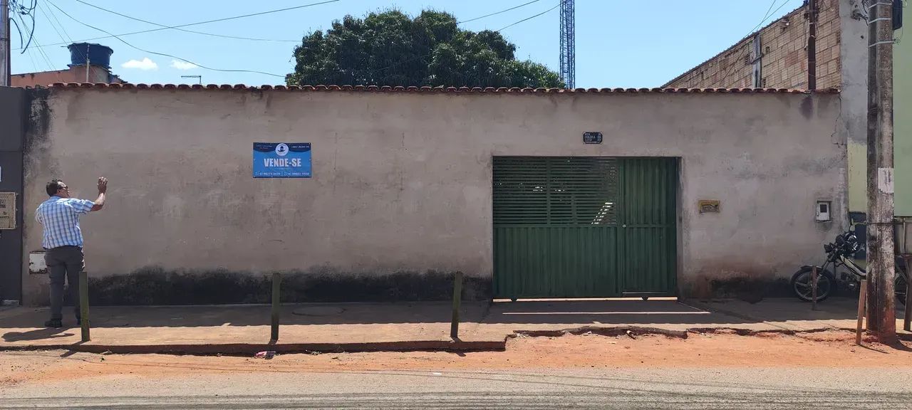 LOTE DE 300M² COM CASA 2 QUARTOS DENTRO - Foto 4