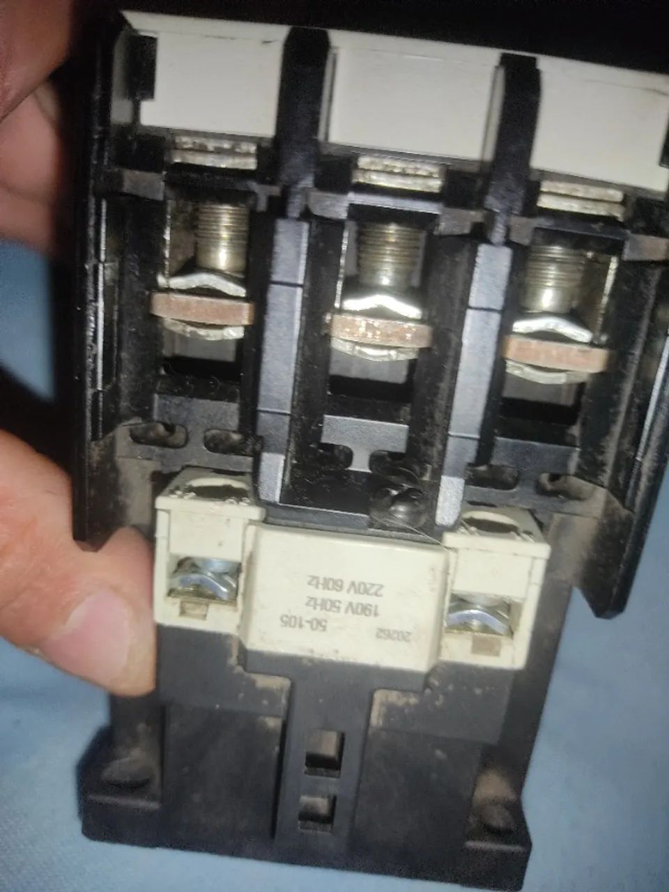 Eletricista 220,00 valor chamar no * - Foto 2