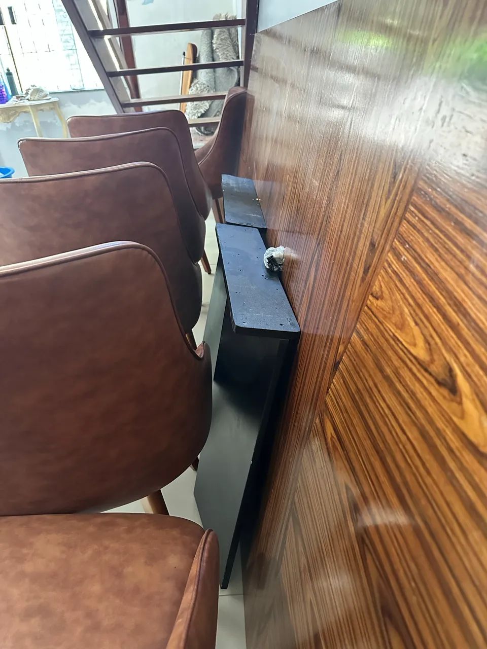     Kit Sala de Jantar Completo - Mesa + Cadeiras em Ótimo estado - Foto 5