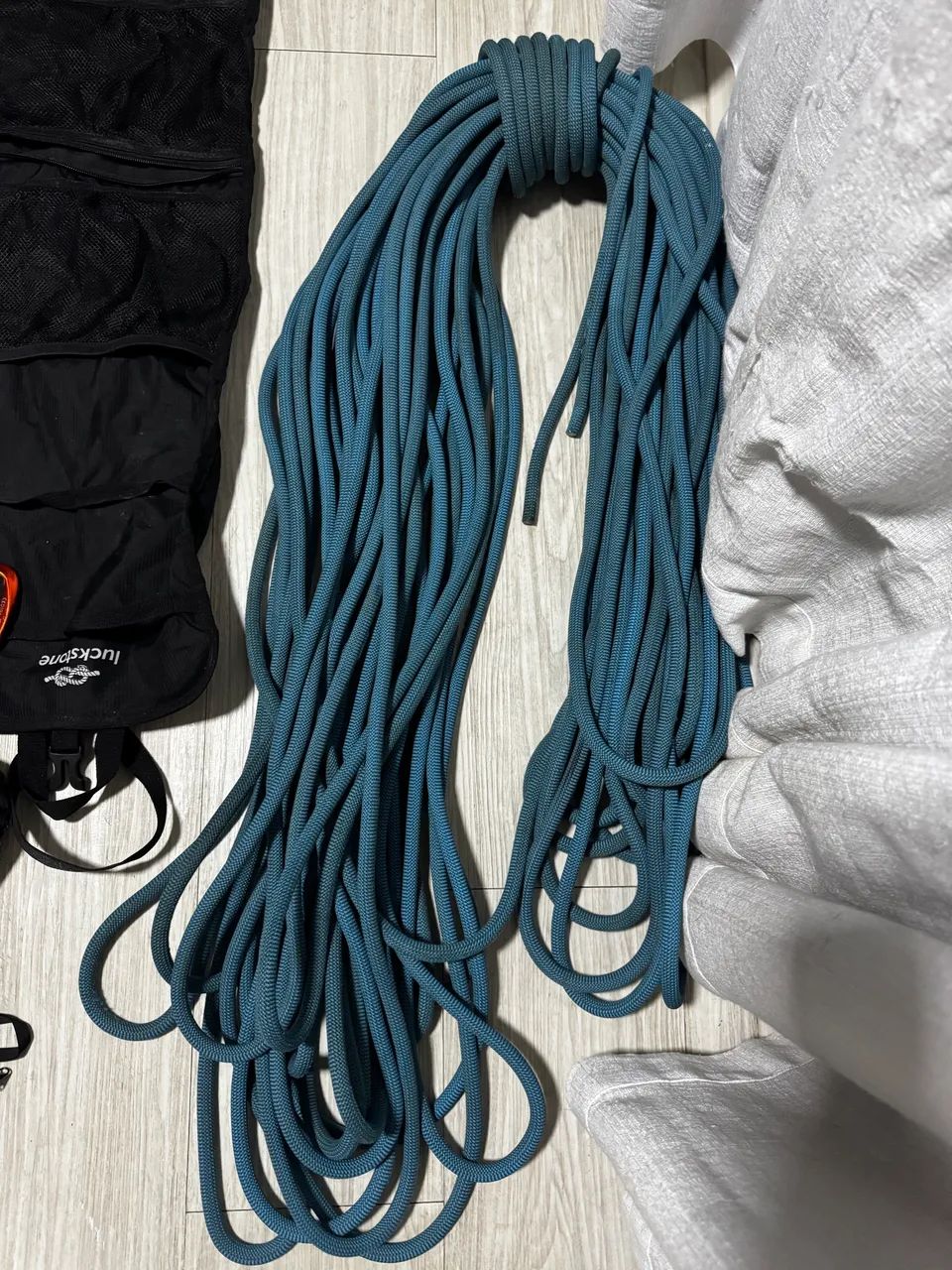 Equipamento de escalada ( valor de anúncio para tudo junto) 