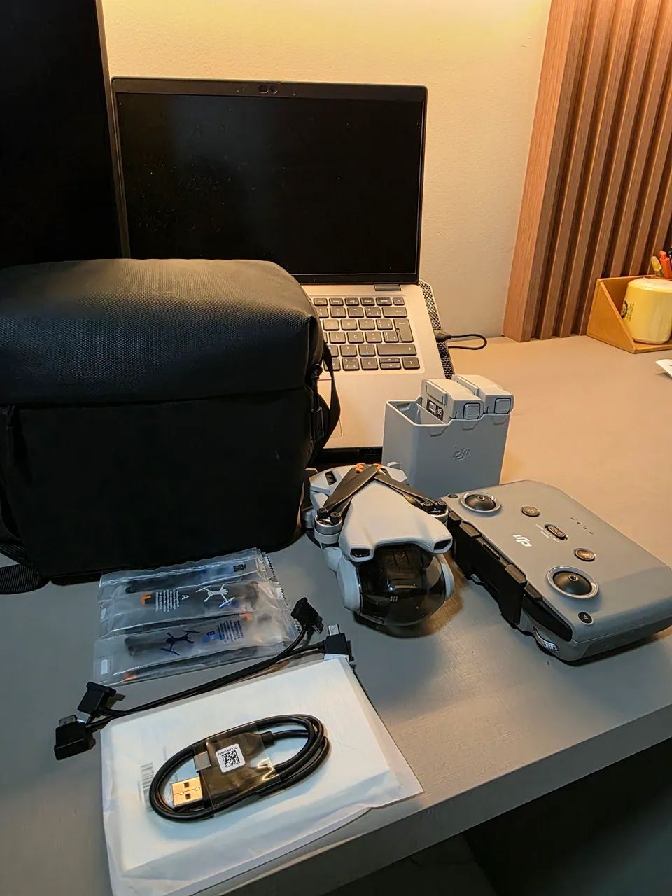 DJI Mini 3 combo fly mor (Apenas para Retirada de Peças) +