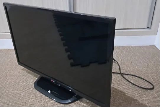 tv lg de 32 polegadas - apresenta problemas no led(não da imagem) - Foto 3